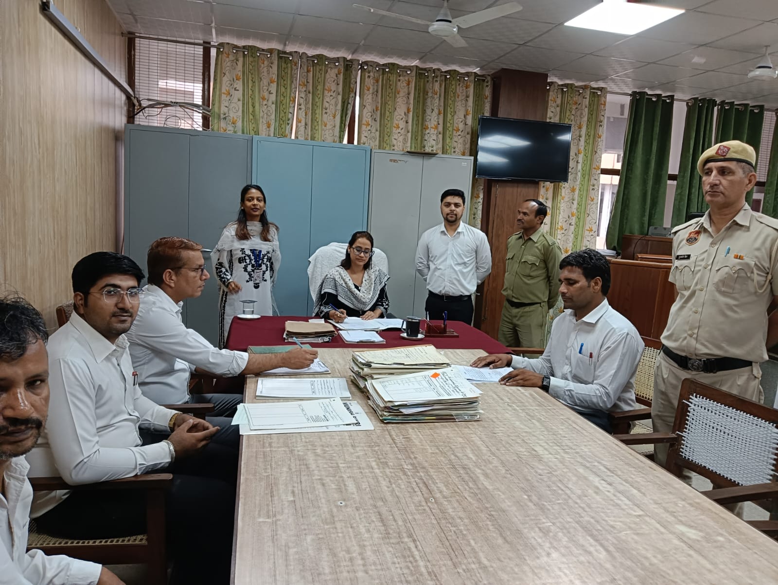 विशेष लोक अदालत में 102 मामलों का निपटारा, 2.02 करोड़ रुपये के चेक बाउंस मामलों का हुआ समझौता