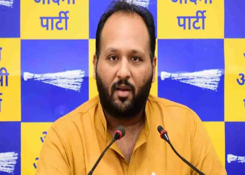 दिल्ली में AAP नेता के ठिकानों पर ED की ताबड़तोड़ छापेमारी, बैंक लोन फ्रॉड मामले में बड़ा ऐक्शन