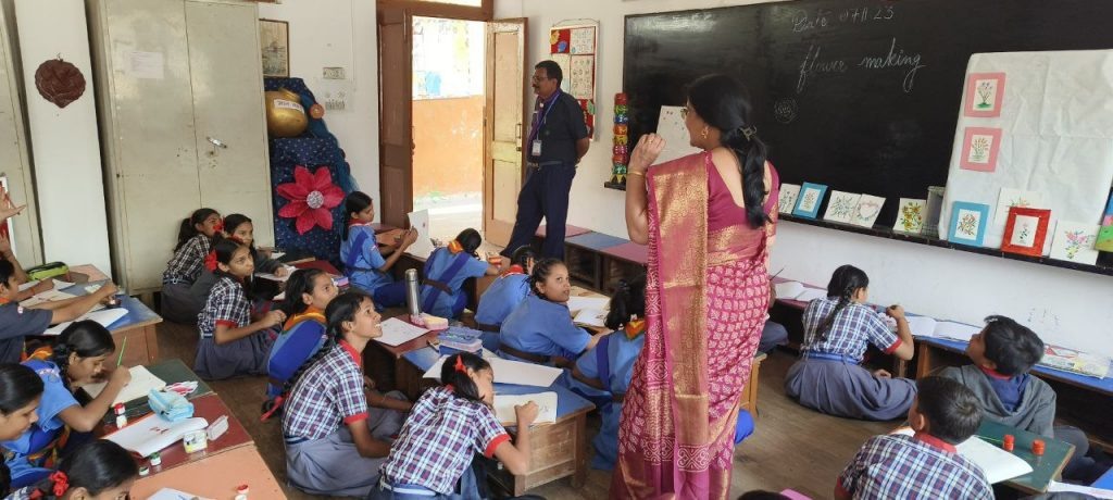 अब अभिभावकों के हाथ में ‘चेकबुक पावर’, खुद तय करेंगे स्कूल का बजट और विकास : केंद्र के 15 लाख स्कूलों में होगा ऐतिहासिक बदलाव