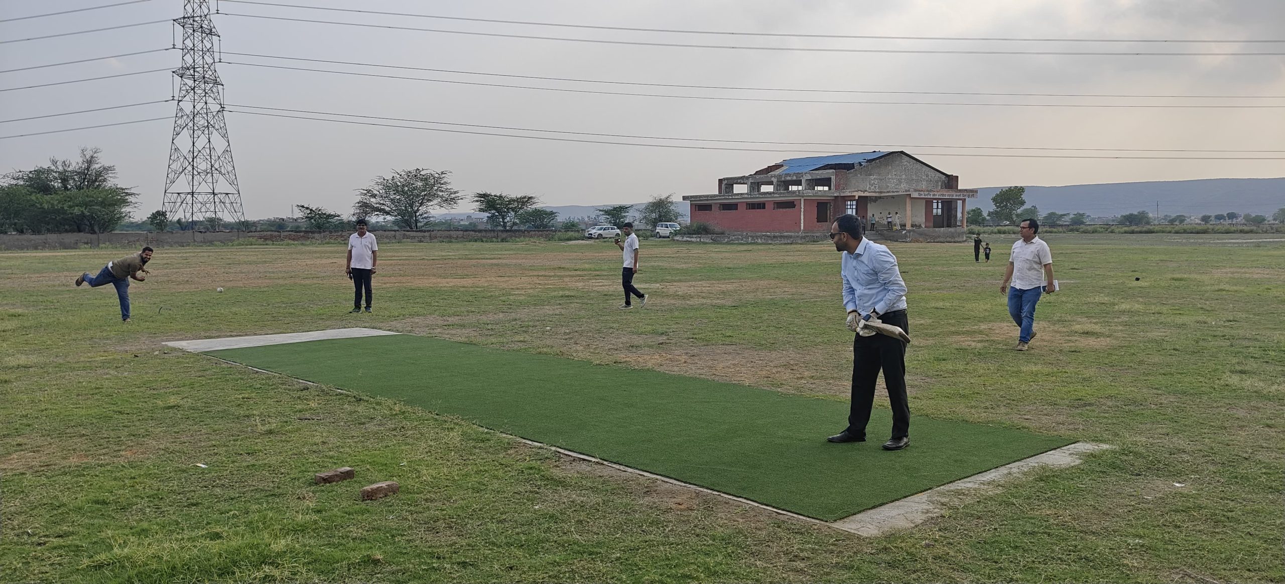 उपायुक्त अखिल पिलानी ने राजीव गांधी खेल स्टेडियम का किया निरीक्षण, खिलाड़ियों से किया संवाद