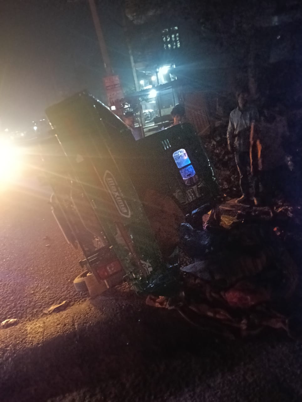दिल्ली-अलवर रोड पर दर्दनाक हादसा, तेज रफ्तार ट्रक ने ऑटो को रौंदा, तीन की मौत, चार गंभीर
