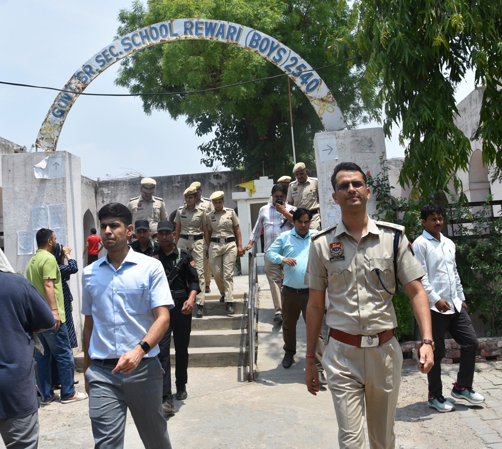 डीसी अभिषेक मीणा और एसपी हेमेंद्र कुमार मीणा ने ने संभाली कमान , निकाय चुनाव और पंचायतीराज उपचुनाव शांतिपूर्ण माहौल में संपन्न