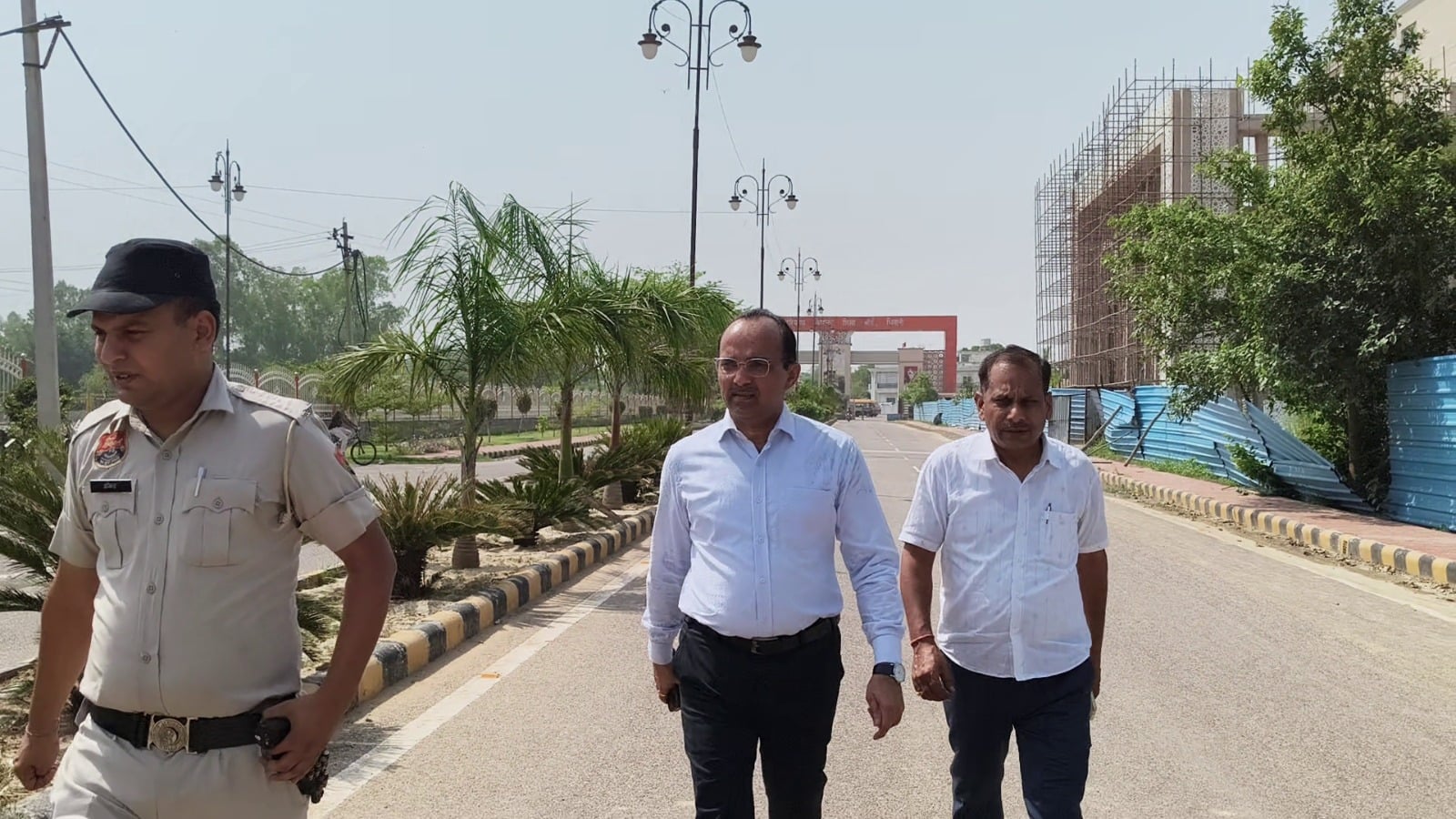 प्रधानमंत्री के आह्वान पर हरियाणा विद्यालय शिक्षा बोर्ड चेयरमैन का बड़ा कदम, पैदल पहुंचे बोर्ड चेयरमैन पवन शर्मा