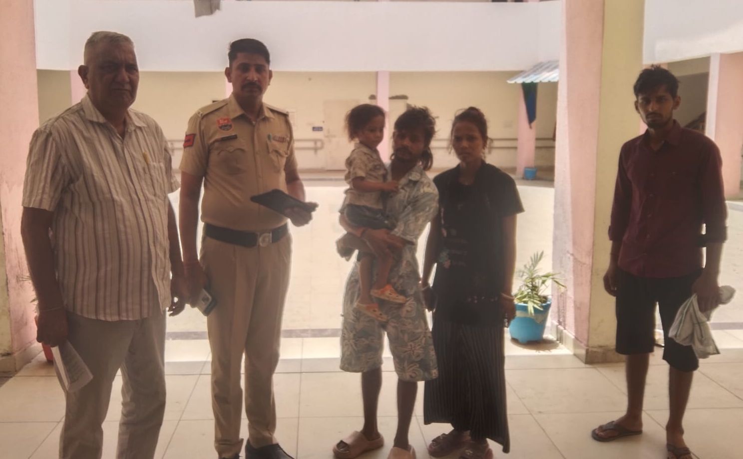कैथल पुलिस का मानवीय चेहरा: डायल-112 की मुस्तैदी से 1 घंटे में मिला रोता हुआ मासूम, परिजनों की आंखों में आए आंसू