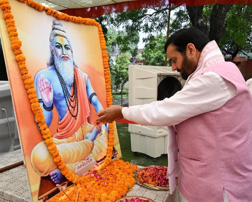 मुख्यमंत्री नायब सैनी ने कश्यप समाज के लिए खोला घोषणाओं का पिटारा, धर्मशाला से लेकर यूनिवर्सिटी चेयर तक कई बड़े ऐलान
