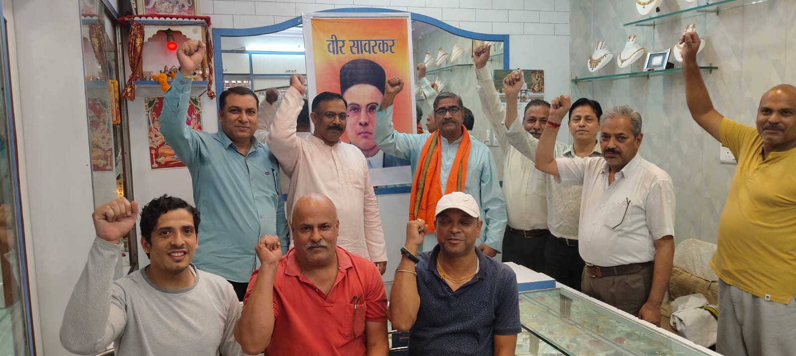 वीर सावरकर की जयंती पर युवा दल ने किया नमन, देशप्रेम और संघर्ष को किया याद