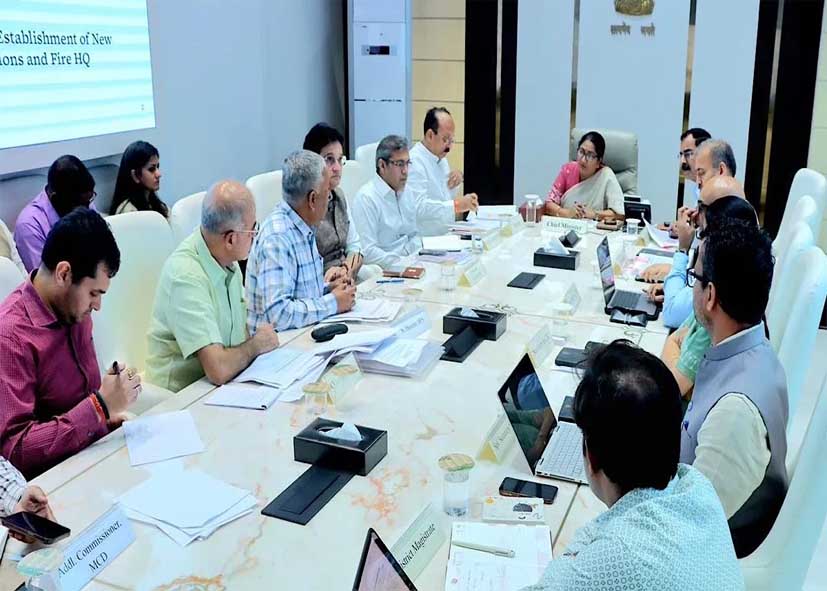 दिल्ली में बनेगा फायर फाइटिंग मास्टर प्लान, CM रेखा गुप्ता ने 10 दिन में मांगा विस्तृत ब्लू प्रिंट