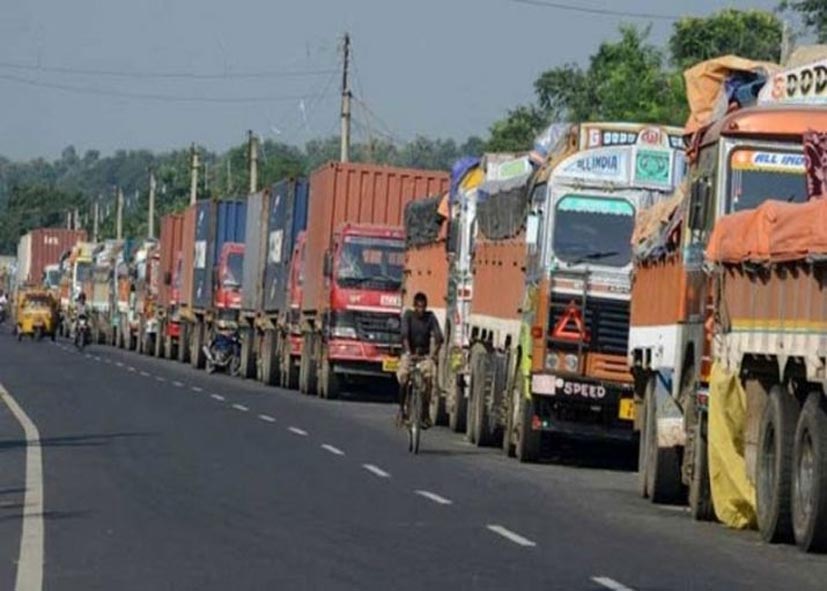दिल्ली ट्रक यूनियन की महाहड़ताल: 3 दिन का ‘सांकेतिक चक्का जाम’, सप्लाई पर असर की आशंका