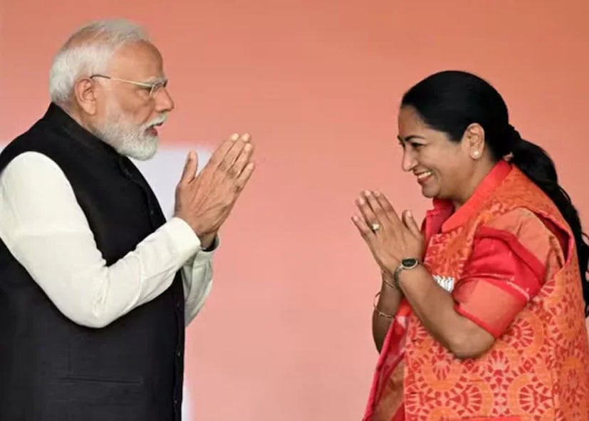 PM मोदी की अपील के बाद CM रेखा गुप्ता का बड़ा कदम, 60% घटाया काफिला; 4 में से 2 EV