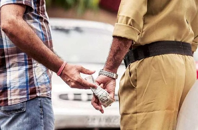 रिश्वत लेते पकड़े गए कुंड चौकी इंचार्ज, ACB की रेड से मचा हड़कंप! शिकायतकर्ता के पास है फोन रिकॉर्डिंग