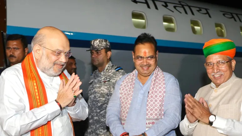 Amit Shah Bikaner Visit: भारत-पाक बॉर्डर पर पहुंचे अमित शाह, जवानों के बीच खुलेगा मोदी सरकार का नया प्लान!