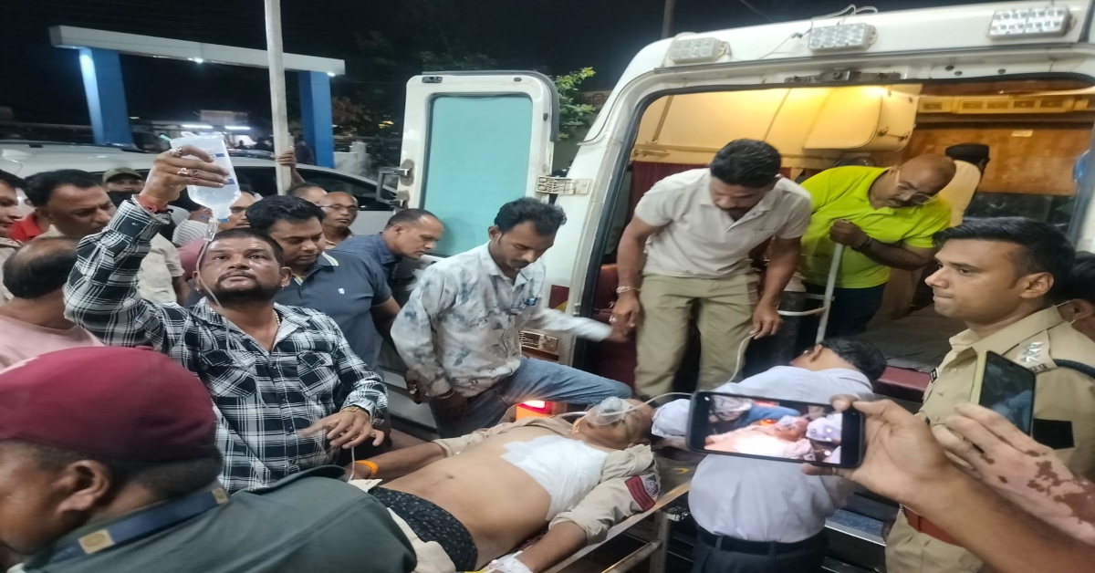 रेत माफिया का दुस्साहस: चेकिंग के दौरान आरक्षक पर चढ़ाया ट्रैक्टर, गंभीर हालत में गोंदिया रेफर, IG ललित शाक्यवार मौके पर