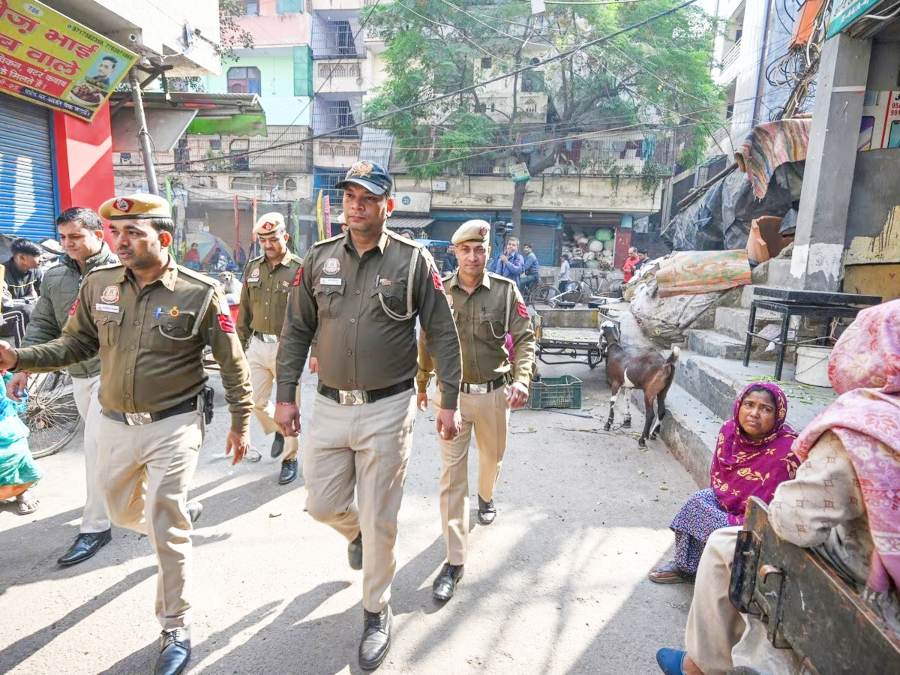दिल्ली में अवैध रूप से रह रहे 5 बांग्लादेशी गिरफ्तार, छोटे से झगड़े ने खोली पोल ; डिपोर्टेशन की प्रक्रिया शुरू