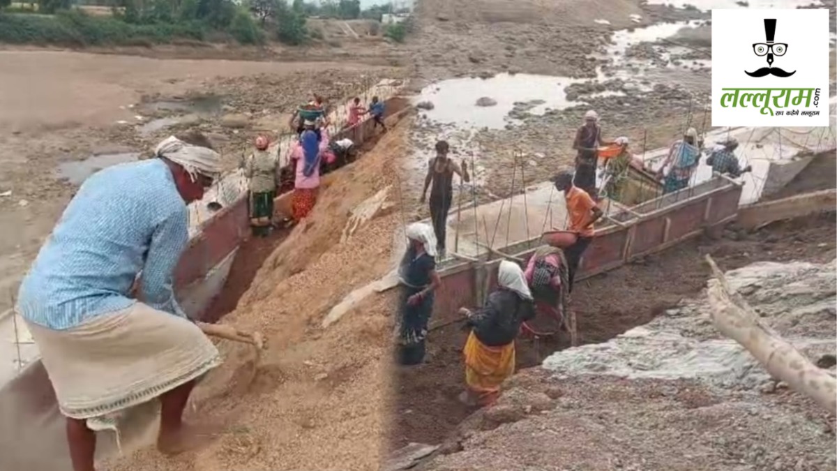 गांव को डूबने से बचाने की जंग : किसी ने नहीं सुना, तो चंदा जुटाकर ग्रामीण खुद बना रहे ‘सुरक्षा की दीवार’