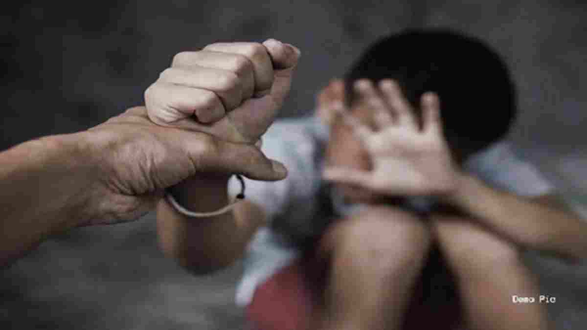 11वीं के नाबालिग छात्र से कुकर्म: अश्लील वीडियो बनाकर किया ब्लैकमेल, साथी से भी करवाया गंदा काम