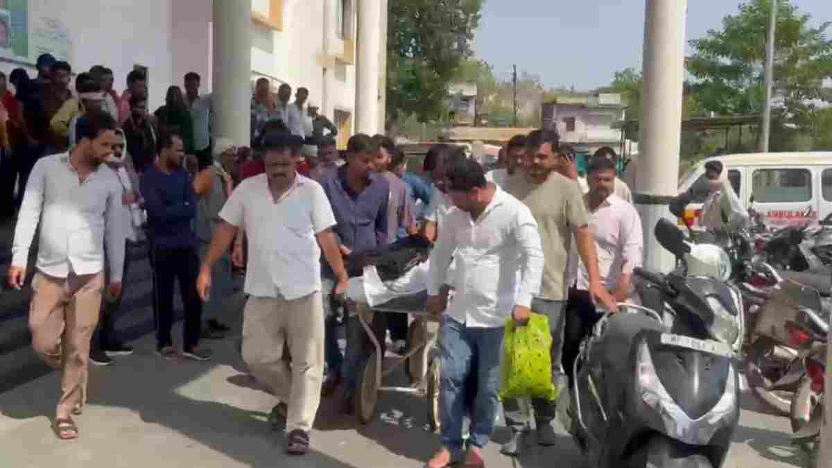 Chhatarpur Breaking: चुनावी रंजिश में बुजुर्ग पर फायरिंग, पैर में लगी गोली