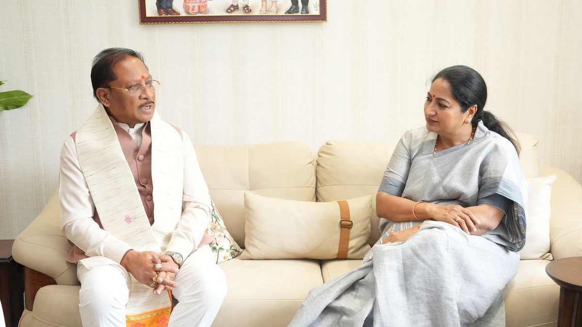 CM साय ने दिल्ली की मुख्यमंत्री रेखा गुप्ता से की मुलाकात: राज्यों के बीच बेहतर समन्वय पर हुई चर्चा