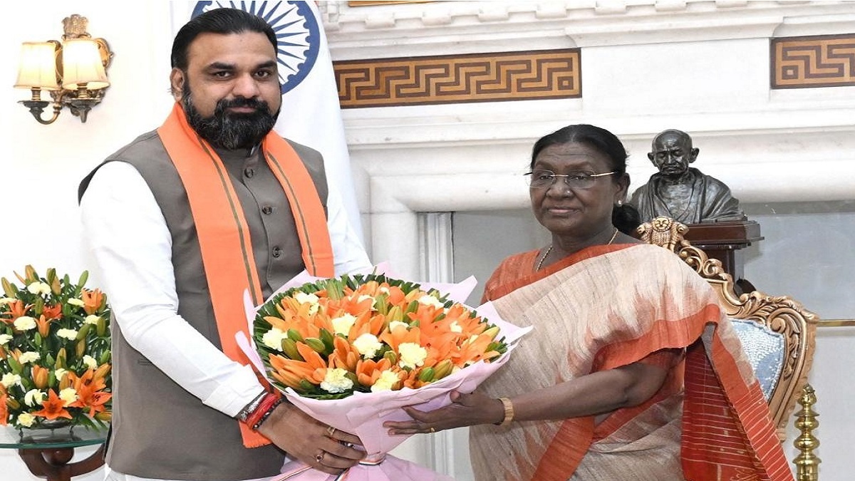 CM सम्राट चौधरी ने राष्ट्रपति द्रौपदी मुर्मू से की मुलाकात, इन महत्वपूर्ण मुद्दों पर हुई चर्चा