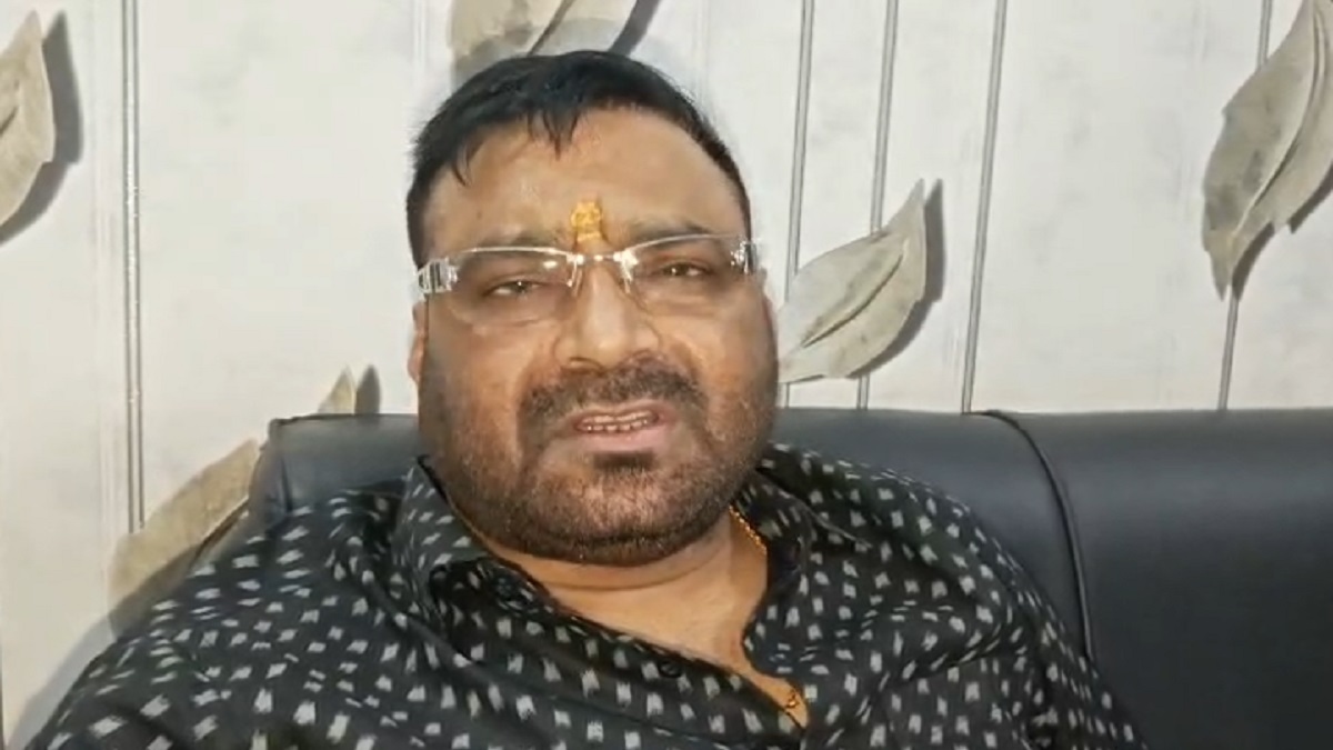 …तो क्या भूखा रहेगा आदमी? PM मोदी की अपील पर पूर्व मंत्री विजय प्रकाश ने साधा निशाना