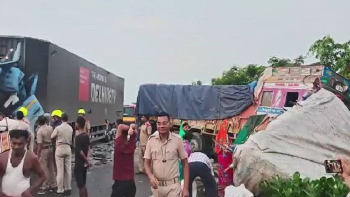 सड़क हादसे के बाद खुली पोल, पार्सल ट्रक से 10 लाख का गांजा बरामद