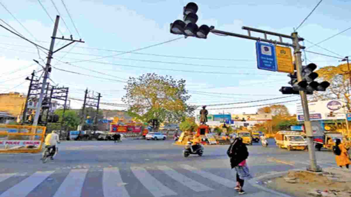 भीषण गर्मी में ग्वालियर ट्रैफिक पुलिस का बड़ा फैसला, दोपहर में ब्लिंकर मोड पर रहेंगे सिग्नल