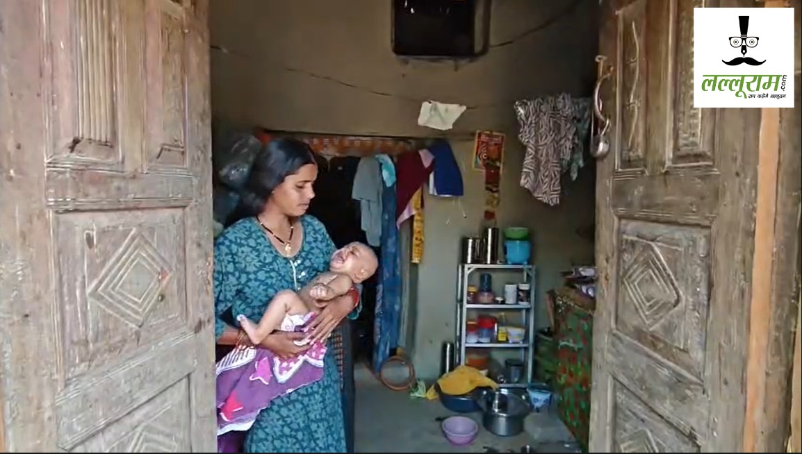 Sushasan Tihar 2026 : दूधमुंही बच्ची को पिता का नाम दिलाने मां ने लगाई गुहार, अपनाने से मना करने का आरोप