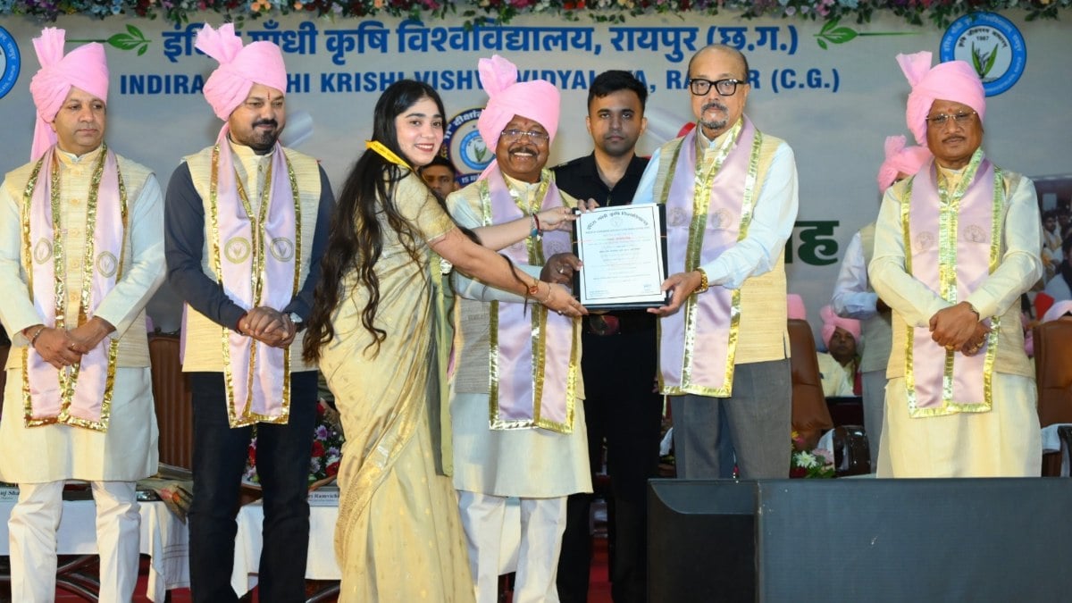 IGKV का 11वां दीक्षांत समारोह : 1,880 विद्यार्थियों को मिली उपाधि, राज्यपाल डेका और CM साय हुए शामिल