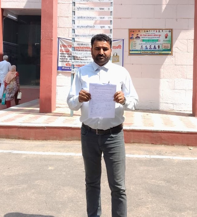 भिवानी की शंकर गिरी कॉलोनी में बंदरों का आतंक, अधिवक्ता पवन गौतम ने लगाई समाधान की गुहार