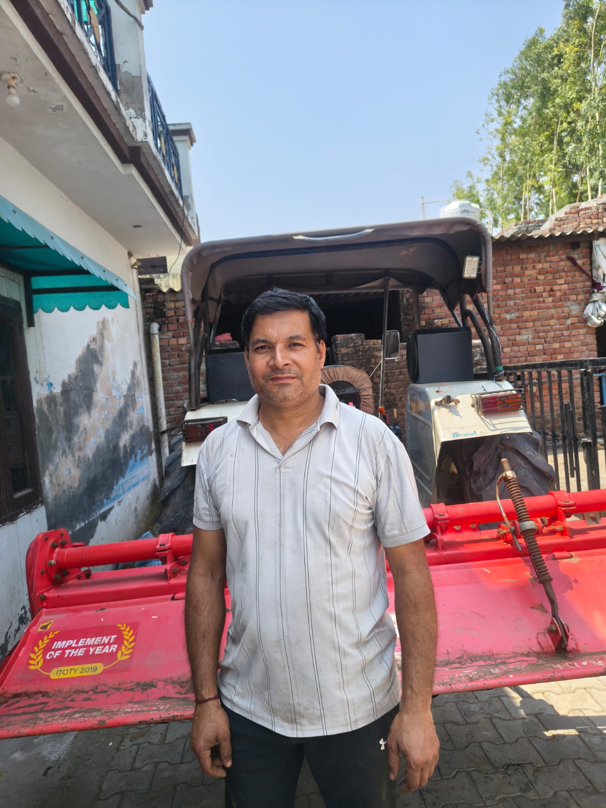 गोकलगढ़ में आवारा कुत्तों का आतंक: एक महिला और एक पुरुष को बनाया शिकार, ग्रामीणों में दहशत