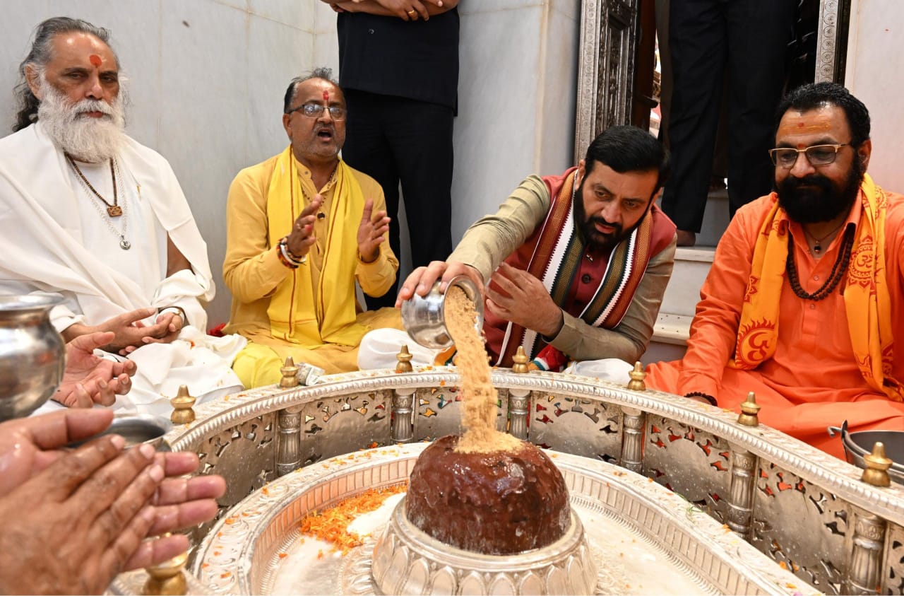 मंत्रोच्चार, कलश यात्रा और जयकारों से गूंजा अरुणाय… मुख्यमंत्री नायब सैनी ने लिया संतों का आशीर्वाद