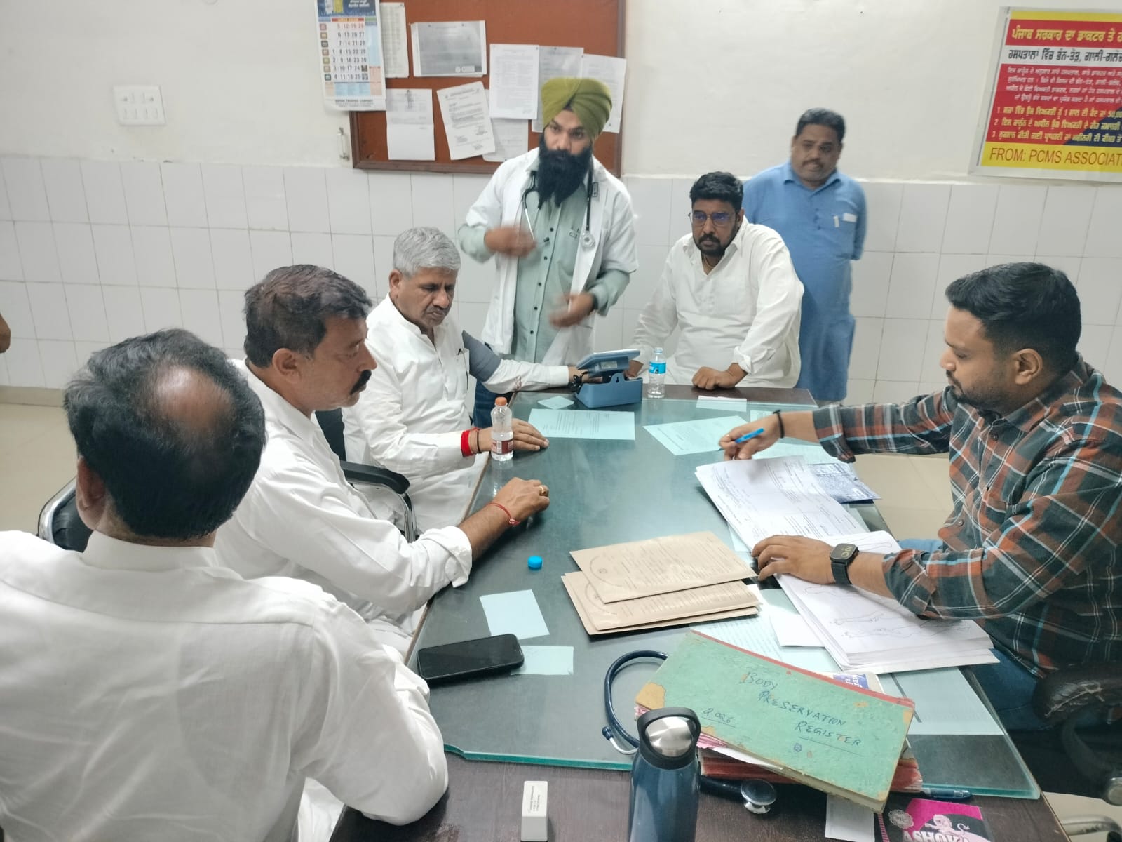 पंजाब के बठिंडा नगर निगम चुनाव के बाद भाजपा के पूर्व विधायक सरूप चंद सिंगला पर हमला, बेटे समेत 4 घायल