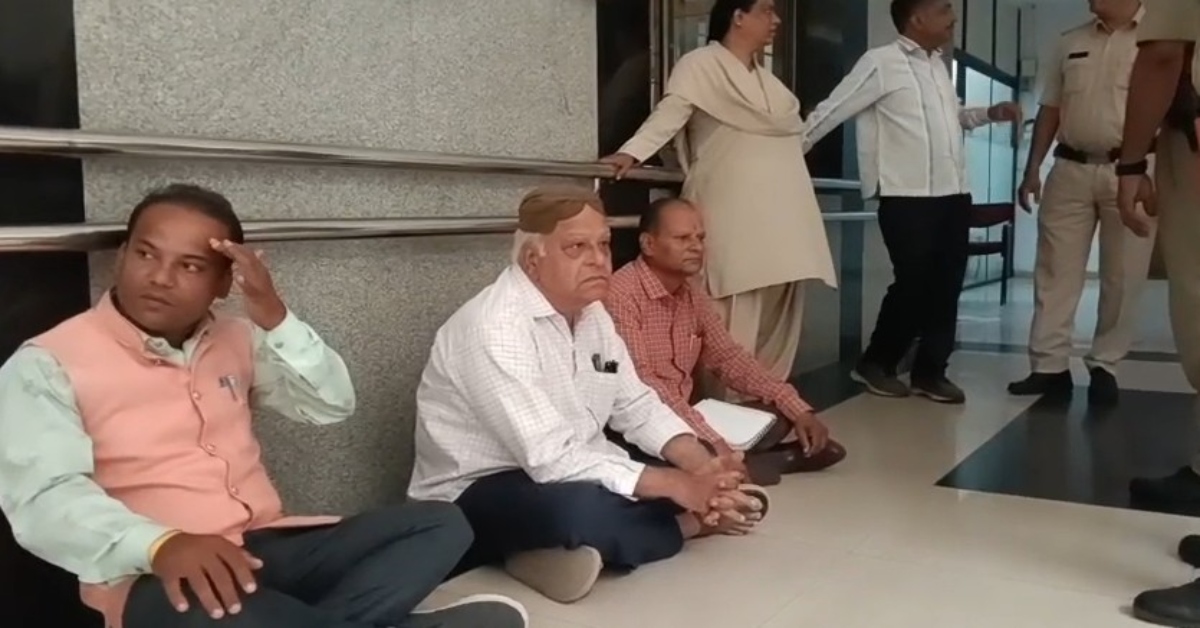 मेट्रो प्रोजेक्ट पर HC के आदेश का उल्लंघन! कलेक्टर कार्यालय में धरने पर बैठे समाजसेवी किशोर कोटवानी, मुलाकात के बाद खत्म हुआ आंदोलन