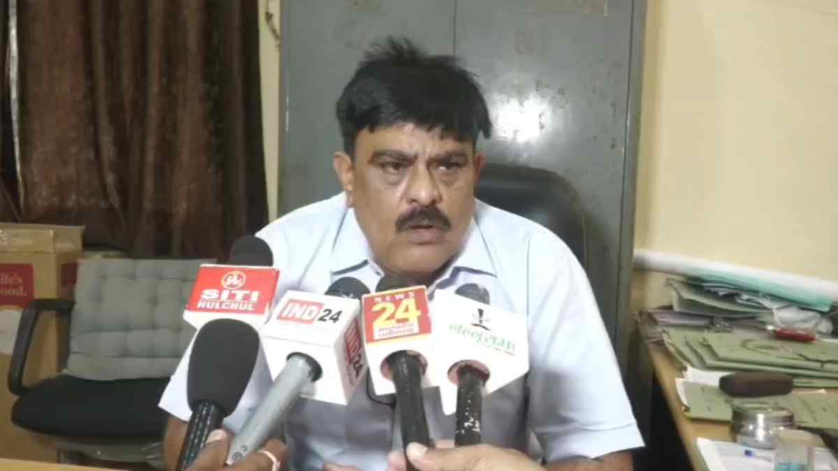 जनगणना करने पहुंची टीम से अभद्रताः आसपास के लोगों के साथ मिलकर घेरा, पुलिस के पहुंचते ही ठंडे पड़े तेवर