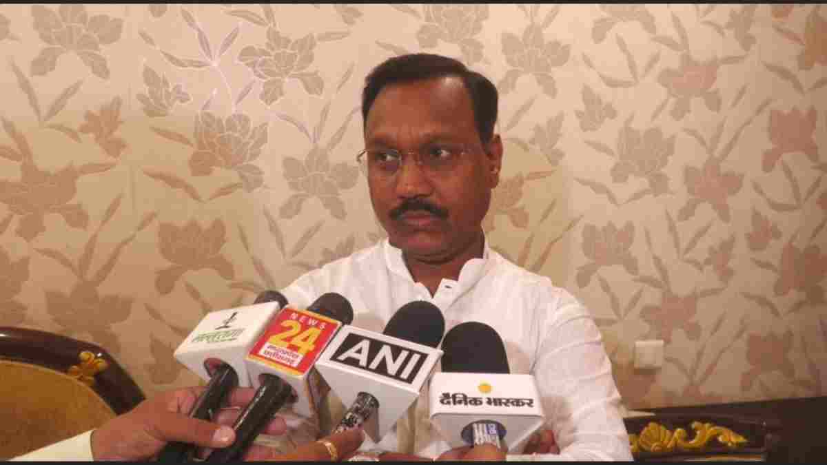 ‘न्यायाधीश BJP-RSS के एजेंट बन गए’: पूर्व मंत्री कमलेश्वर पटेल का हमला, बोले- सरकार नहीं सर्कस चल रहा