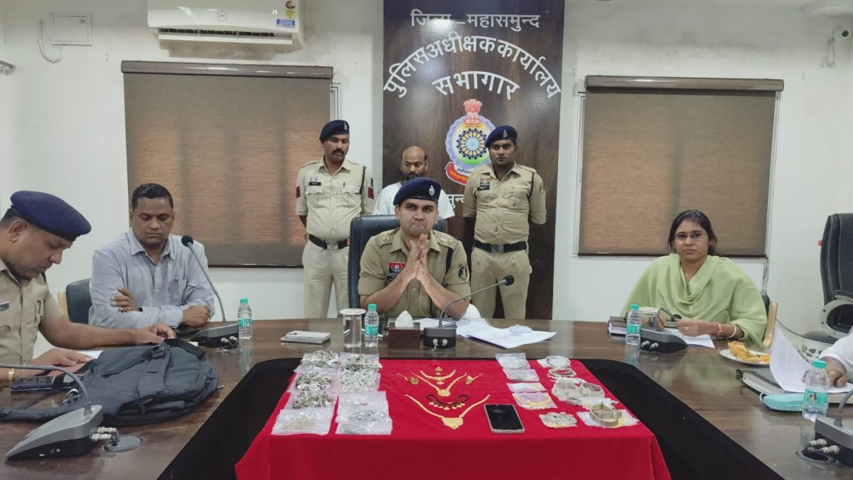 पुलिस के हत्थे चढ़ा शातिर चोर: कम कीमत में छड़-सीमेंट दिलाने का झांसा देकर घरों की करता था रेकी, फिर मौका पाकर ज्वेलरी कर देता था पार