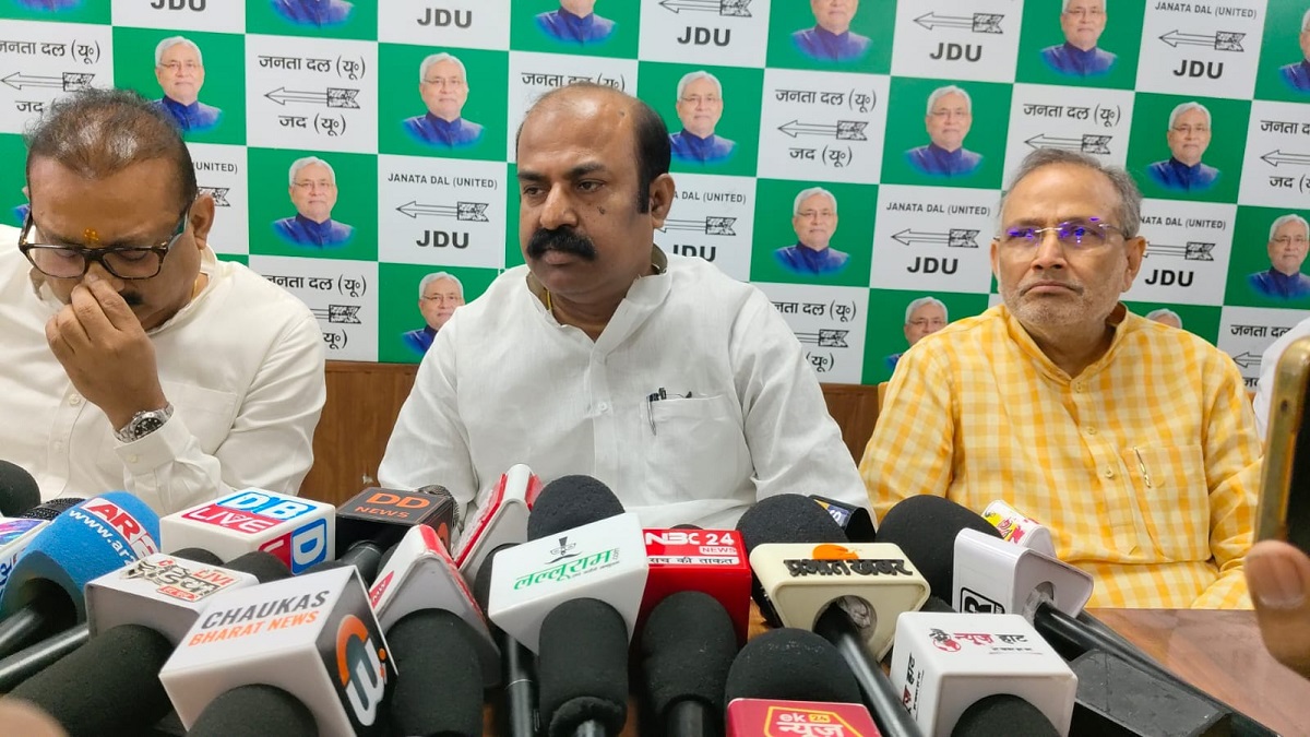 ‘गड़बड़ी मिली तो होगी कार्रवाई’, शराबबंदी कानून पर मंत्री मदन साहनी का बड़ा बयान, तेजस्वी को भी घेरा