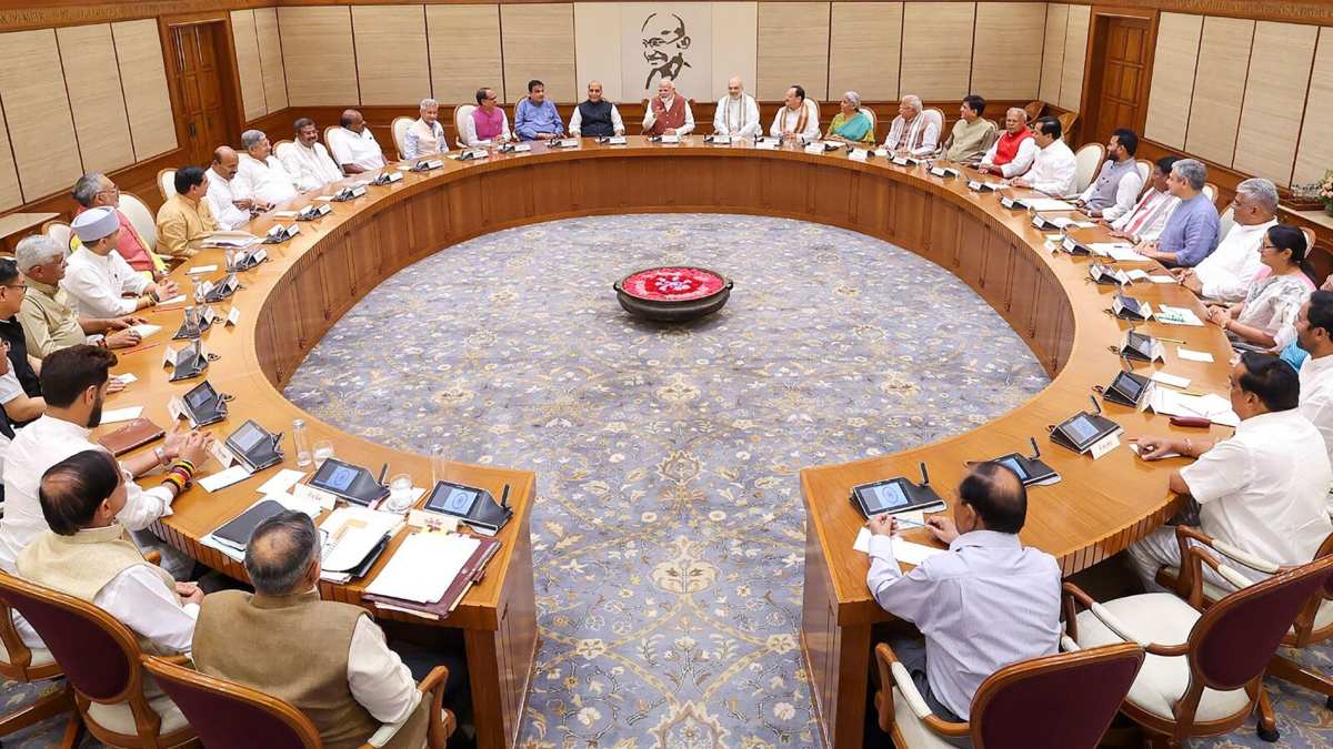 मोदी मंत्रिमंडल होगा फेरबदल! पीएम मोदी की अध्यक्षता में मंत्रिपरिषद की बड़ी बैठक आज, सभी कैबिनेट मंत्री दो साल के कामकाज का पेश करेंगे रिपोर्ट कार्ड