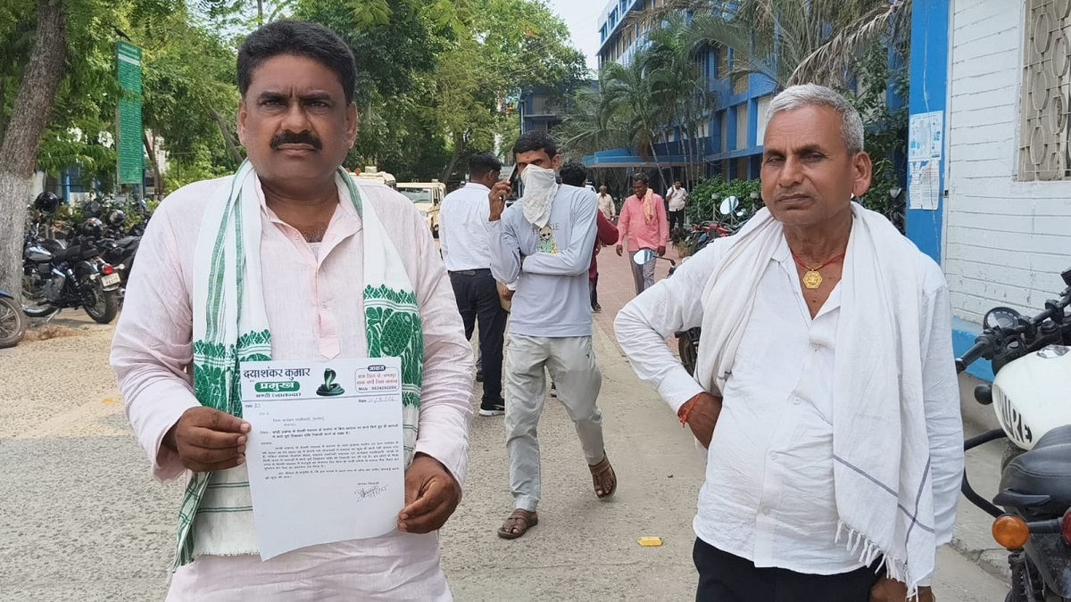 मनरेगा के नाम पर बड़ा घोटाला! अधिकारियों के बीच हुआ सरकारी पैसों का बंदरबांट, उप प्रमुख ने खोली पोल