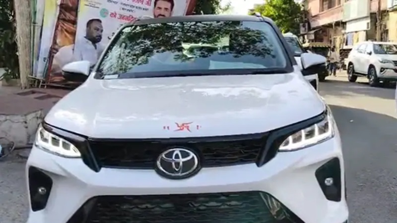 Rajasthan News: कांग्रेस PCC ने गोविंद डोटासर के लिए खरीदी चमचमाती Fortuner, जानें क्या है पूरा माजरा