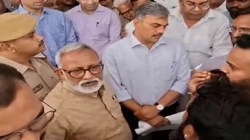 Rajasthan News: IAS रवि जैन ने ली दोनों पक्षों की क्लास, थप्पड़ कांड और भ्रष्टाचार के दावों पर CM को सौंपेंगे रिपोर्ट