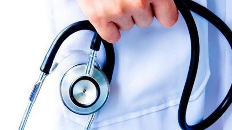 Alwar की महिला डॉक्टर का छलका दर्द; 8 महीने से नहीं मिला वेतन, बोलीं- मोबाइल रिचार्ज तक के पैसे नहीं