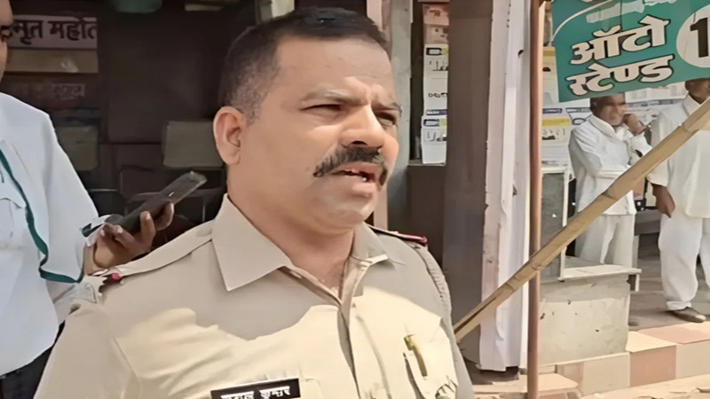 Rajasthan News: गंगापुरसिटी में भारी बवाल, मैं सरपंच का बेटा हूं बोलकर युवक ने पुलिसवालों को पीटा, फाड़ी वर्दी