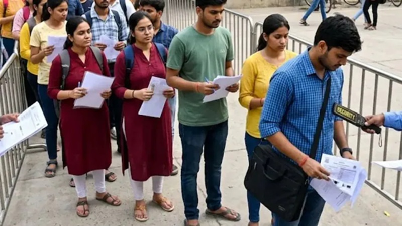 NEET UG 2026: परीक्षा केंद्रों के बाहर धारा 144, रोडवेज बसों में फ्री सफर और छावनी में तब्दील हुए कोटा-सीकर
