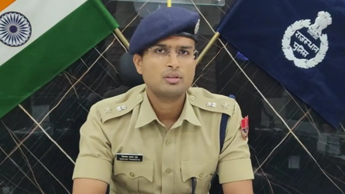 Rajasthan News: एसपी ऑफिस से नई नवेली दुल्हन का दिनदहाड़े अपहरण, कपड़े फाड़कर दूल्हे को पीटा, पुलिस देखती रही
