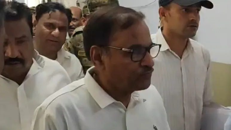 Rajasthan Politics: महेश जोशी की बढ़ी मुश्किलें; 3 दिन की रिमांड पर संजय बड़ाया, आमने-सामने बिठाकर होगी पूछताछ