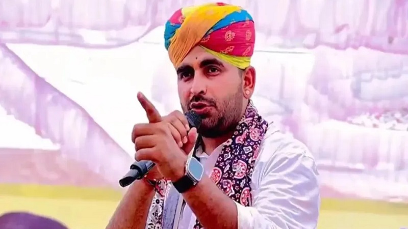 Rajasthan Politics News: सुरक्षा हटने पर रविंद्र भाटी का सरकार को चैलेंज, कहा- राजा सो रहा है, जनता करेगी मेरी रक्षा