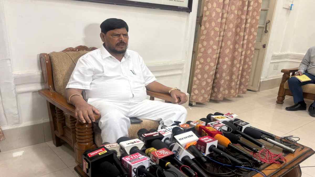 केंद्रीय मंत्री रामदास अठावले का Rahul Gandhi पर तंज, कहा- जब तक मैं मोदी के साथ, राहुल PM नहीं बन सकते