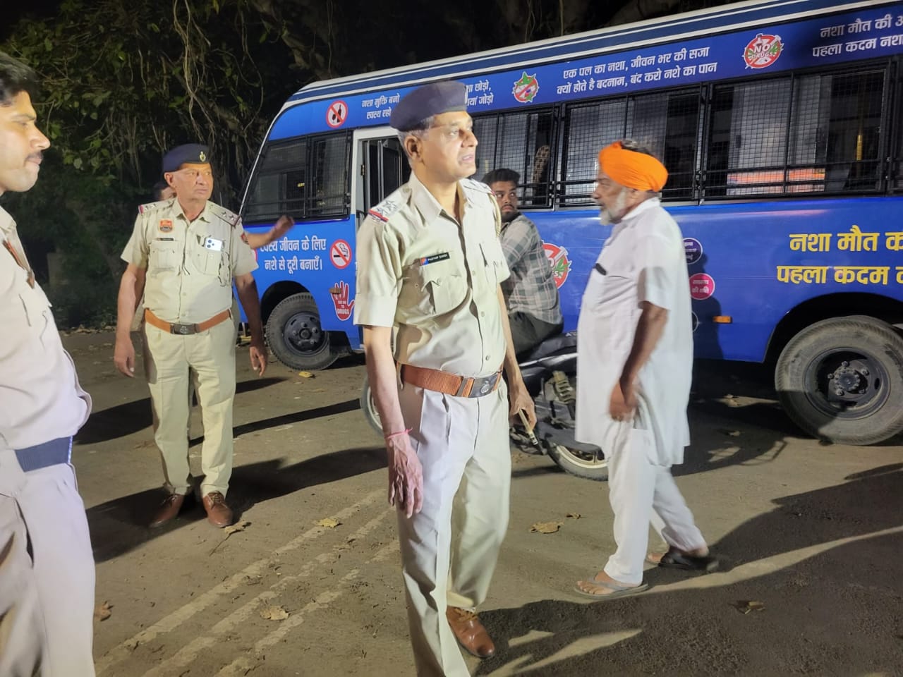 पंजाब बॉर्डर पर सख्ती: सुरतिया नाका पर रातभर चला नाइट डोमिनेशन अभियान, 123 वाहनों की जांच