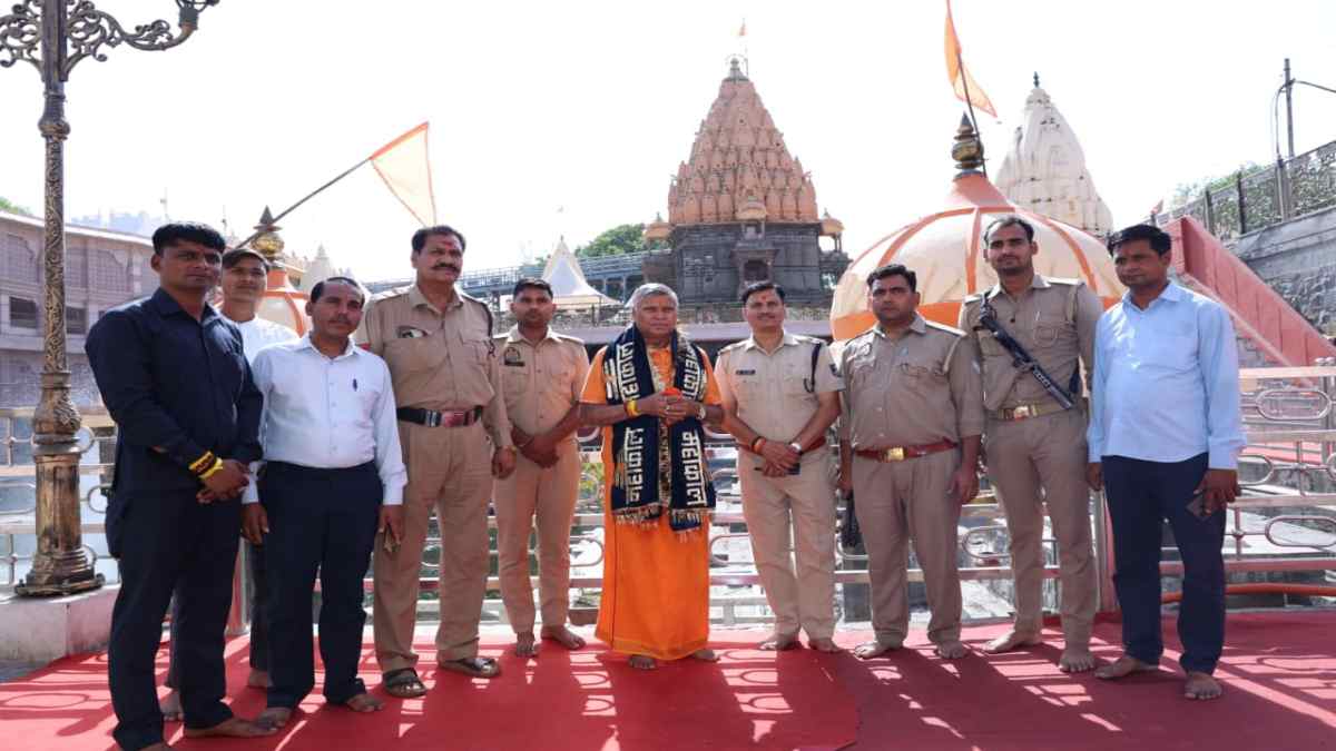 महाकाल मंदिर पहुंचे यूपी के राज्यमंत्री धर्मवीर प्रजापति, बोले- दर्शन कर मन को मिली शांति, व्यवस्थाओं की सराहना की