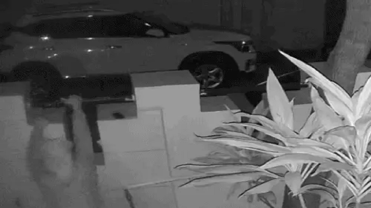 Yamunanagar Crime News: चंदन कॉलोनी में आधी रात को लुंगीधारी नकाबपोश का आतंक, सीसीटीवी में कैद हुई खौफनाक करतूत